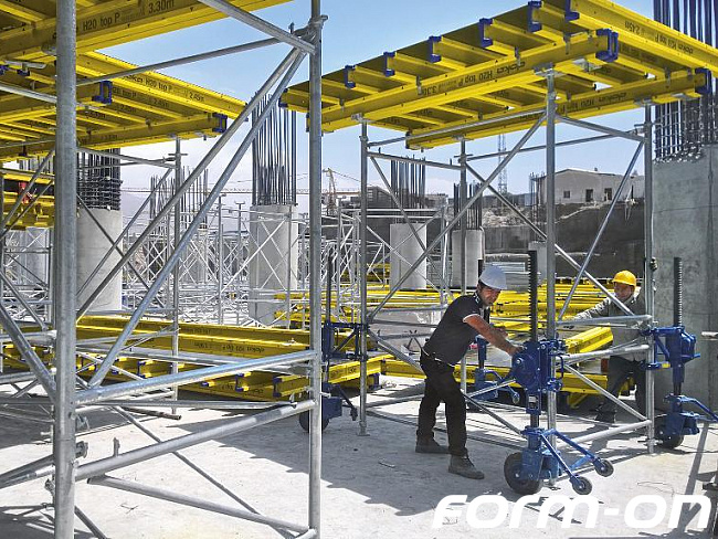 Doka - Traggerüst - d3 Traggerüst – Rahmen 0,90 m & Diagonalkreuze | Schwerlast-Traggerüst